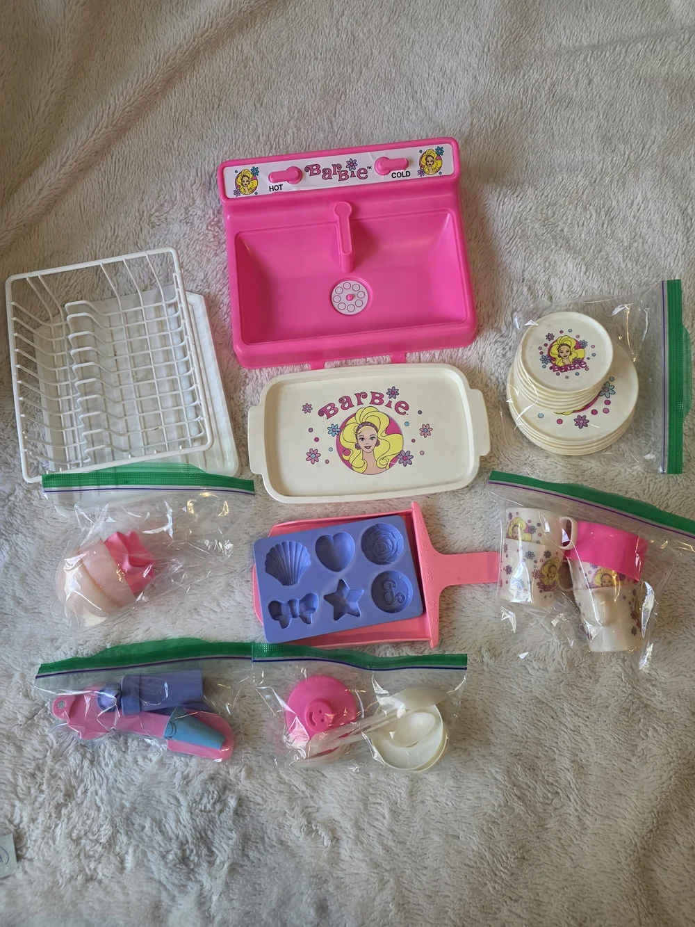 Vintage 1992 Barbie Magic Color Change Party SetPretend Play Dish & Tea Set